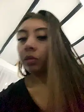 Snapshot of Sara-cooper2 chatting on 11/27/25, 06:21 Sara-cooper2 online show from 11/27/25, 06:21