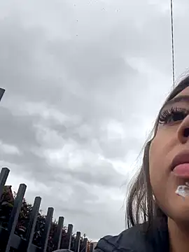 Snapshot of Sara-cooper2 chatting on 11/28/25, 04:53 Sara-cooper2 online show from 11/28/25, 04:53