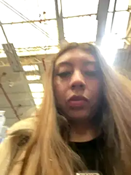 Snapshot of Sara-cooper2 chatting on 11/29/25, 07:28 Sara-cooper2 online show from 11/29/25, 07:28