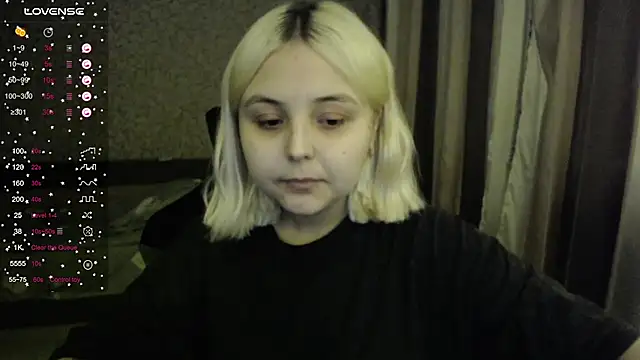 Snapshot of vendymories chatting on 10/17/25, 11:18 vendymories online show from 10/17/25, 11:18