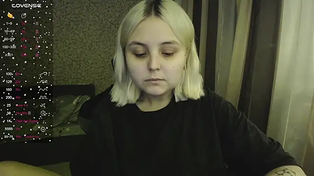 Snapshot of vendymories chatting on 10/28/25, 12:03 vendymories online show from 10/28/25, 12:03