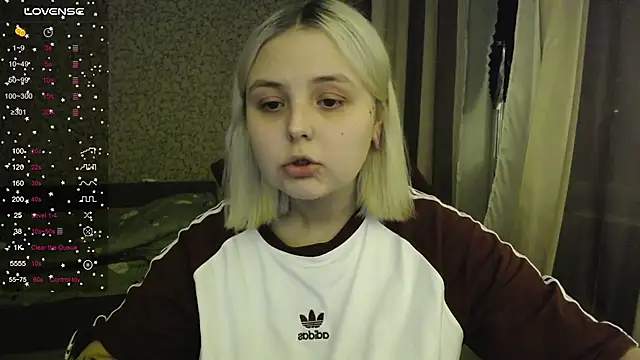 Snapshot of vendymories chatting on 11/07/25, 02:22 vendymories online show from 11/07/25, 02:22