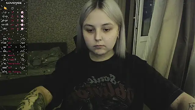 Snapshot of vendymories chatting on 11/11/25, 05:07 vendymories online show from 11/11/25, 05:07