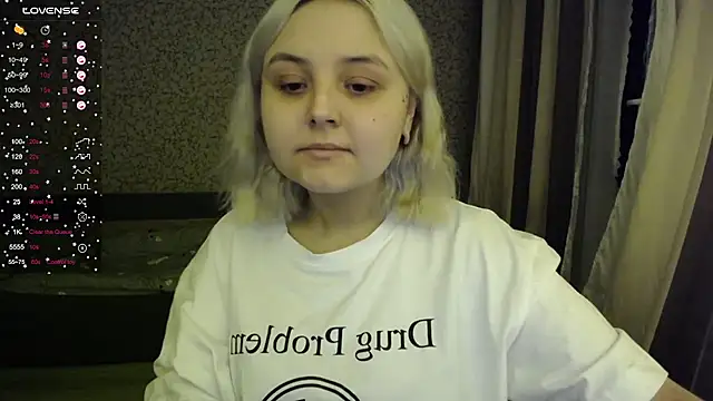 Snapshot of vendymories chatting on 11/21/25, 01:48 vendymories online show from 11/21/25, 01:48