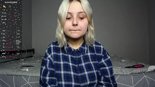 Snapshot of vendymories chatting on 12/13/25, 09:53 vendymories online show from 12/13/25, 09:53