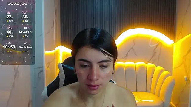 Snapshot of Eilyn_love_b chatting on 09/29/25, 12:54 Eilyn love b online show from 09/29/25, 12:54