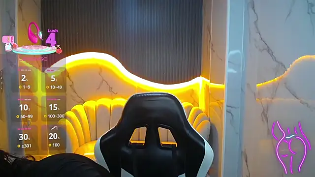 Snapshot of Eilyn_love_b chatting on 10/15/25, 12:49 Eilyn love b online show from 10/15/25, 12:49