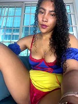 Snapshot of SophieD chatting on 12/03/25, 12:36 SophieD online show from 12/03/25, 12:36
