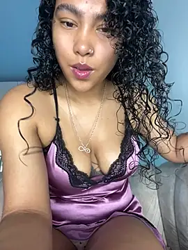 Snapshot of SophieD chatting on 04/02/26, 12:36 SophieD online show from 04/02/26, 12:36