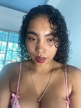 Snapshot of SophieD chatting on 04/27/26, 12:58 SophieD online show from 04/27/26, 12:58