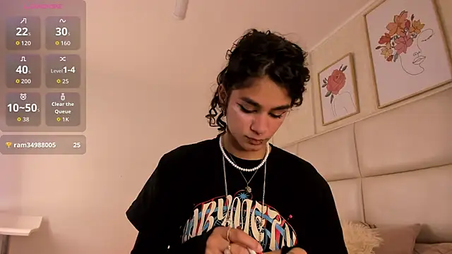 Puffy Hearts online show from 10/01/25, 07:20