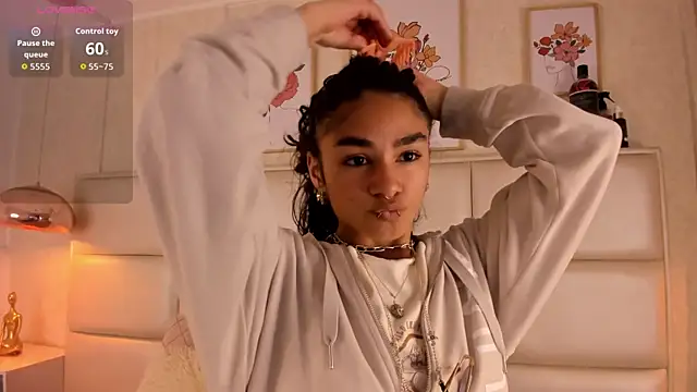 Puffy Hearts online show from 10/02/25, 07:43