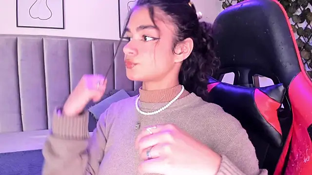 Puffy Hearts online show from 10/21/25, 04:51