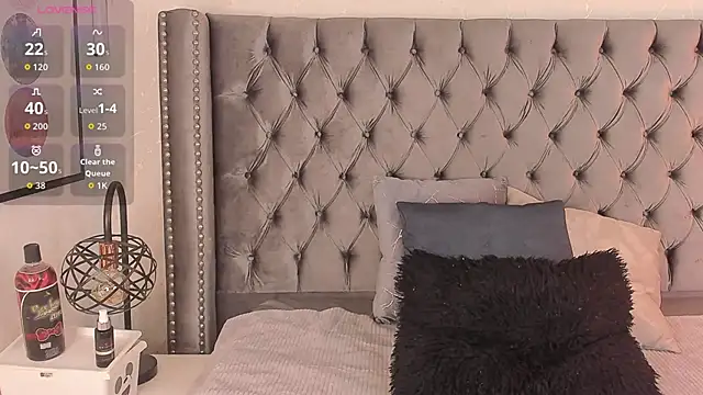 Puffy Hearts online show from 10/24/25, 04:14