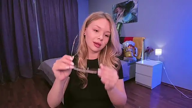 Snapshot of AdalineLove chatting on 09/21/25, 12:51 AdalineLove online show from 09/21/25, 12:51