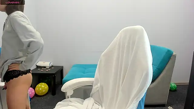 juliamurr 18 online show from 12/03/25, 02:19