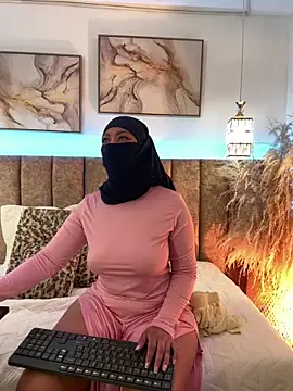 azza   online show from 10/19/25, 02:18