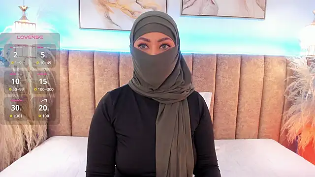 azza   online show from 10/22/25, 12:16