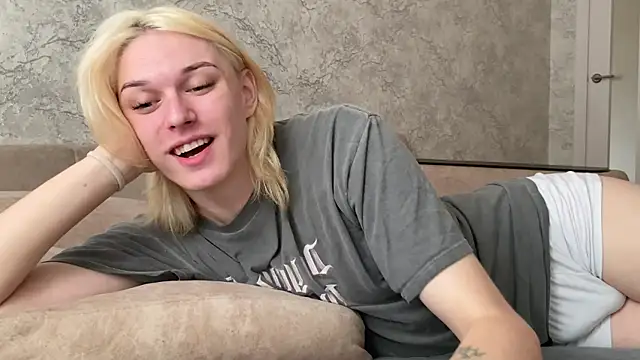 Snapshot of evelina228 chatting on 09/19/25, 06:59 evelina228 online show from 09/19/25, 06:59