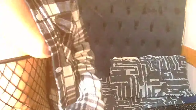 Snapshot of Sexy_PureFire chatting on 10/19/25, 04:07 Sexy PureFire online show from 10/19/25, 04:07