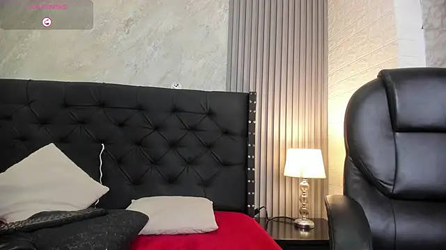 Snapshot of alicy__torres chatting on 11/21/25, 12:15 alicy torres online show from 11/21/25, 12:15