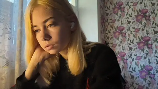 Witching Moon online show from 09/27/25, 07:57