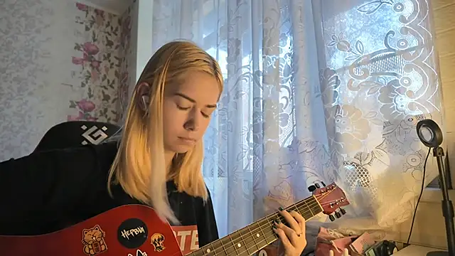 Witching Moon online show from 10/22/25, 07:19