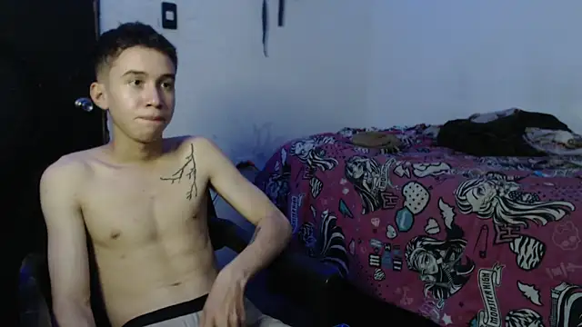 whiteboy69902 online show from 10/24/25, 06:48