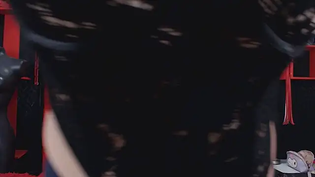 MaviceMur online show from 10/17/25, 09:06