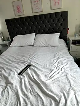 Snapshot of brunetteGirl274 chatting on 10/05/25, 11:19 brunetteGirl274 online show from 10/05/25, 11:19