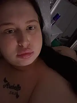 Snapshot of brunetteGirl274 chatting on 10/12/25, 11:37 brunetteGirl274 online show from 10/12/25, 11:37