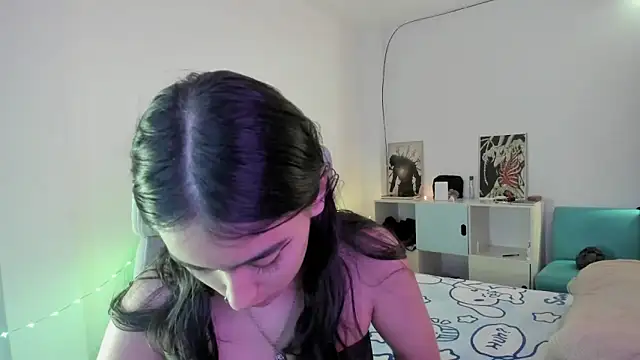 namiiwhite online show from 09/12/25, 02:50