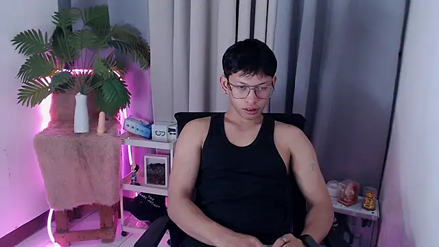 pinkcock froi2305 online show from 12/15/25, 11:09