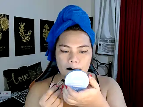 Snapshot of TSbrianaHugeCock chatting on 12/04/25, 05:32 TSbrianaHugeCock online show from 12/04/25, 05:32