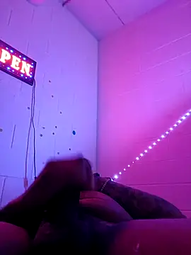 Snapshot of Nuttygmarley chatting on 11/27/25, 09:44 Nuttygmarley online show from 11/27/25, 09:44