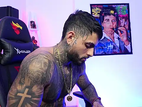 logan hugh8 online show from 11/25/25, 01:16