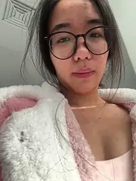 luluya1314 online show from 12/01/25, 03:22