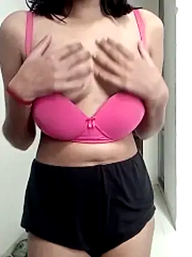 Snapshot of Aru_8507 chatting on 11/28/25, 10:07 Aru 8507 online show from 11/28/25, 10:07