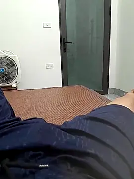 Snapshot of quoc85 chatting on 10/03/25, 02:47 quoc85 online show from 10/03/25, 02:47