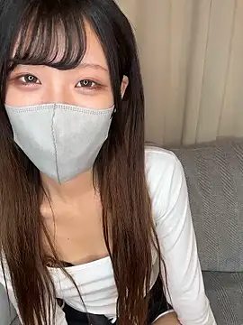 emiiiii1001 online show from 11/25/25, 02:22