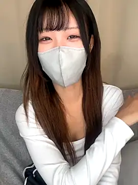 emiiiii1001 online show from 11/29/25, 02:14