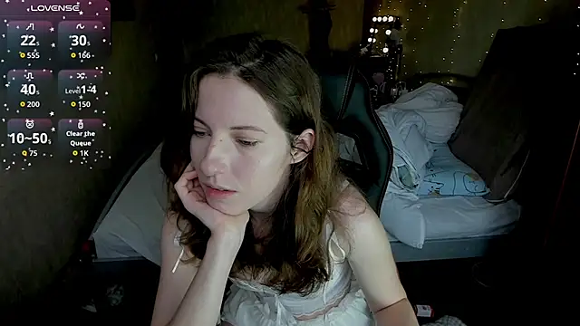 Agata in Wonderland online show from 11/13/25, 10:25