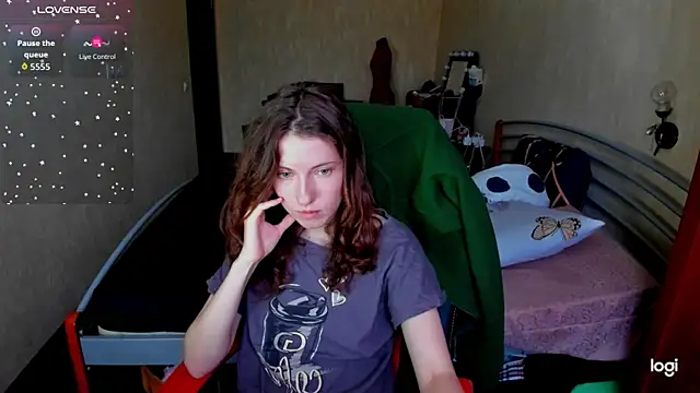 Agata in Wonderland online show from 12/20/25, 09:49