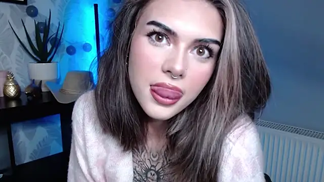 Snapshot of Nova_SIN chatting on 10/14/25, 07:09 Nova SIN online show from 10/14/25, 07:09