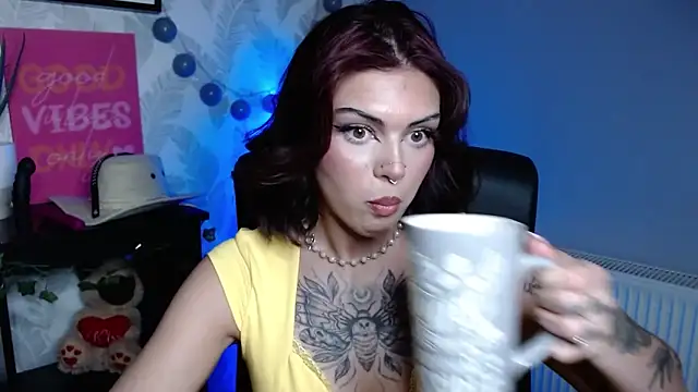 Snapshot of Nova_SIN chatting on 03/31/26, 06:47 Nova SIN online show from 03/31/26, 06:47