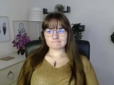 Julie Diamond online show from 09/22/25, 12:40