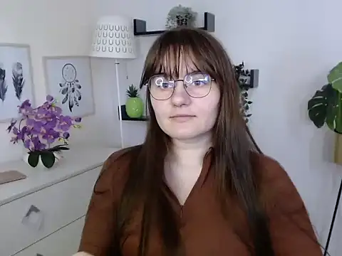 Julie Diamond online show from 10/16/25, 12:28