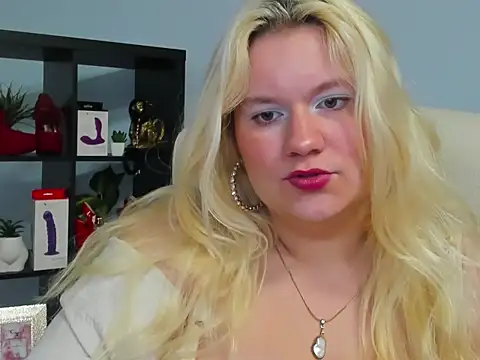 Snapshot of samantha_darling chatting on 06/03/26, 11:13 samantha darling online show from 06/03/26, 11:13
