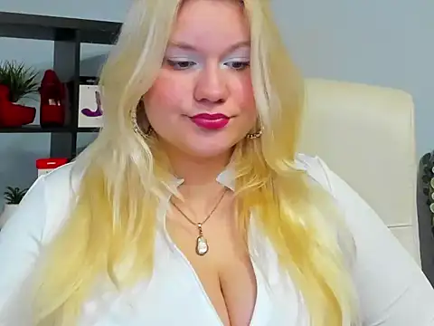 Snapshot of samantha_darling chatting on 06/15/26, 07:32 samantha darling online show from 06/15/26, 07:32