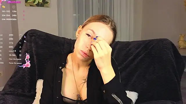 NyxaThorn online show from 09/17/25, 04:19